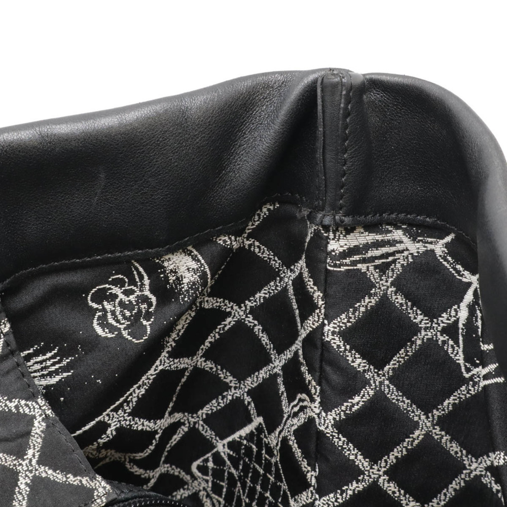 CHANEL Black Leather Shoulder Bag - Picture 10 of 10